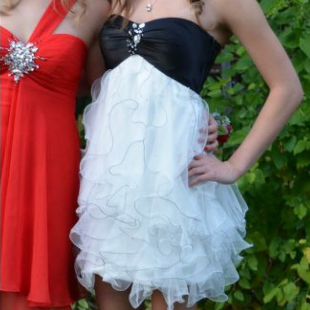 Black & white tulle homecoming dress
